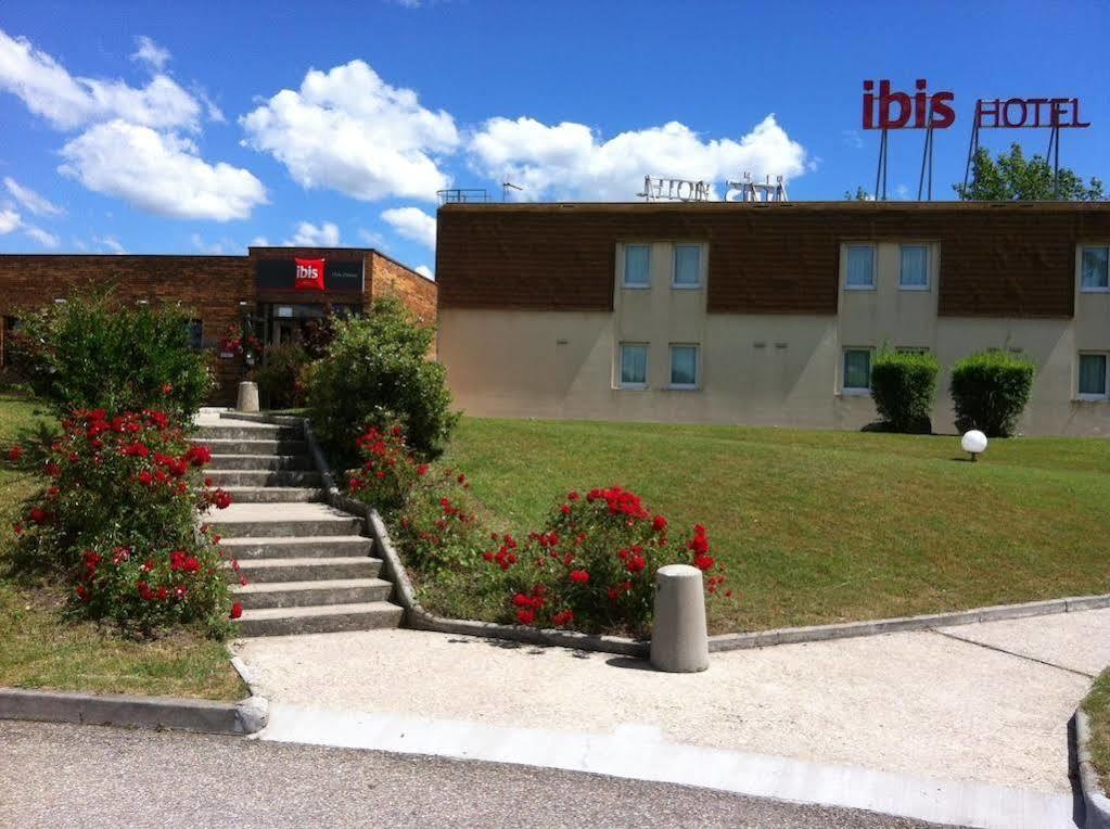 Ibis Lyon L'Isle D'Abeau Hotel Exterior photo